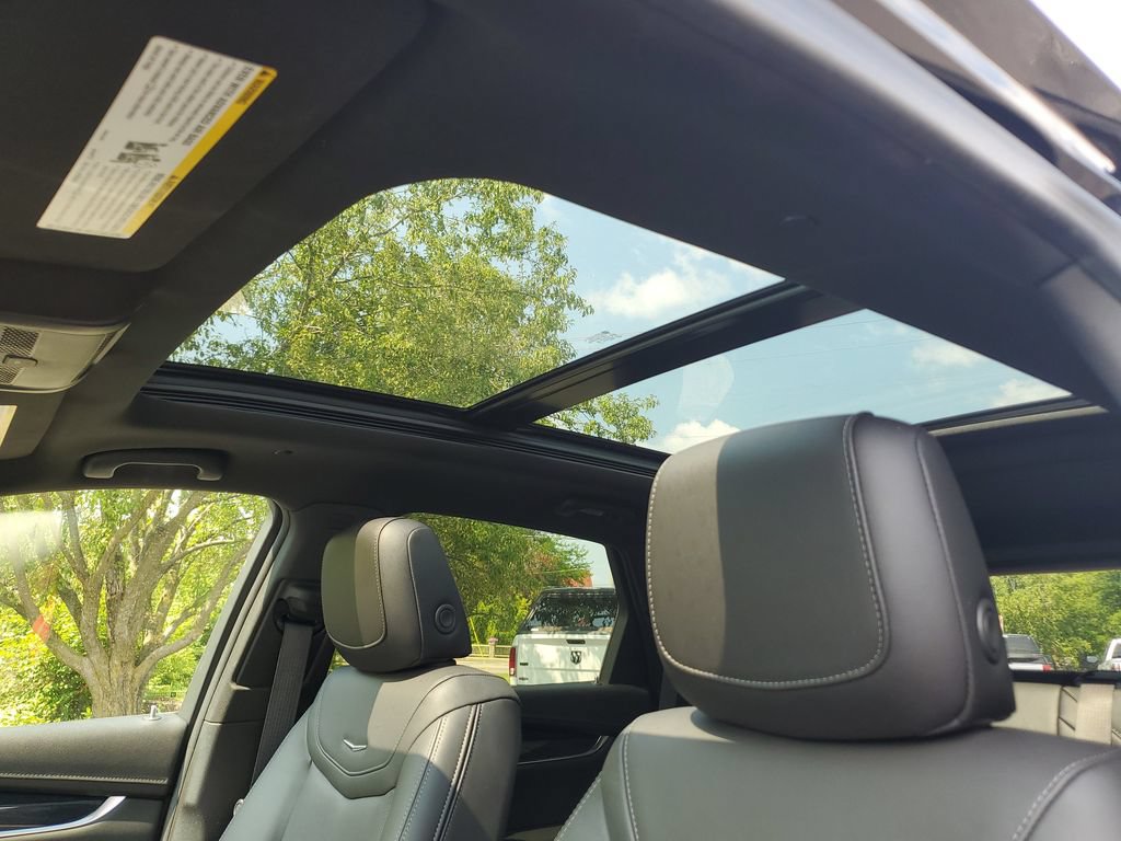 Used 2024 Cadillac XT5 Premium Luxury w/ Technology Package AWD/4WD image 16