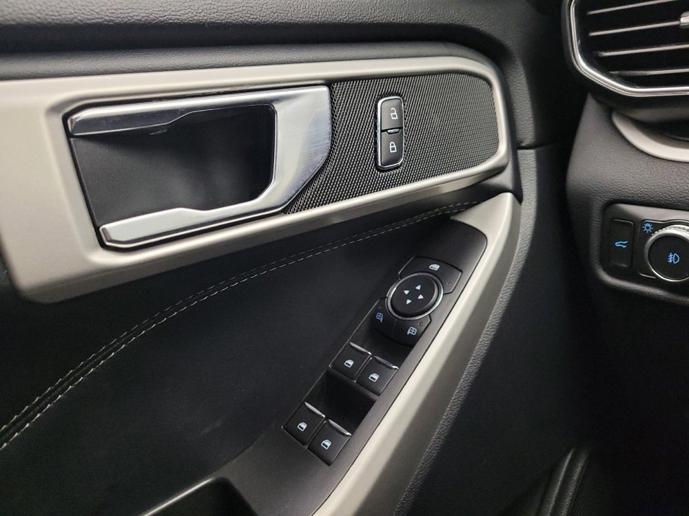 Used 2020 Ford Explorer XLT w/ Equipment Group 202A image 27
