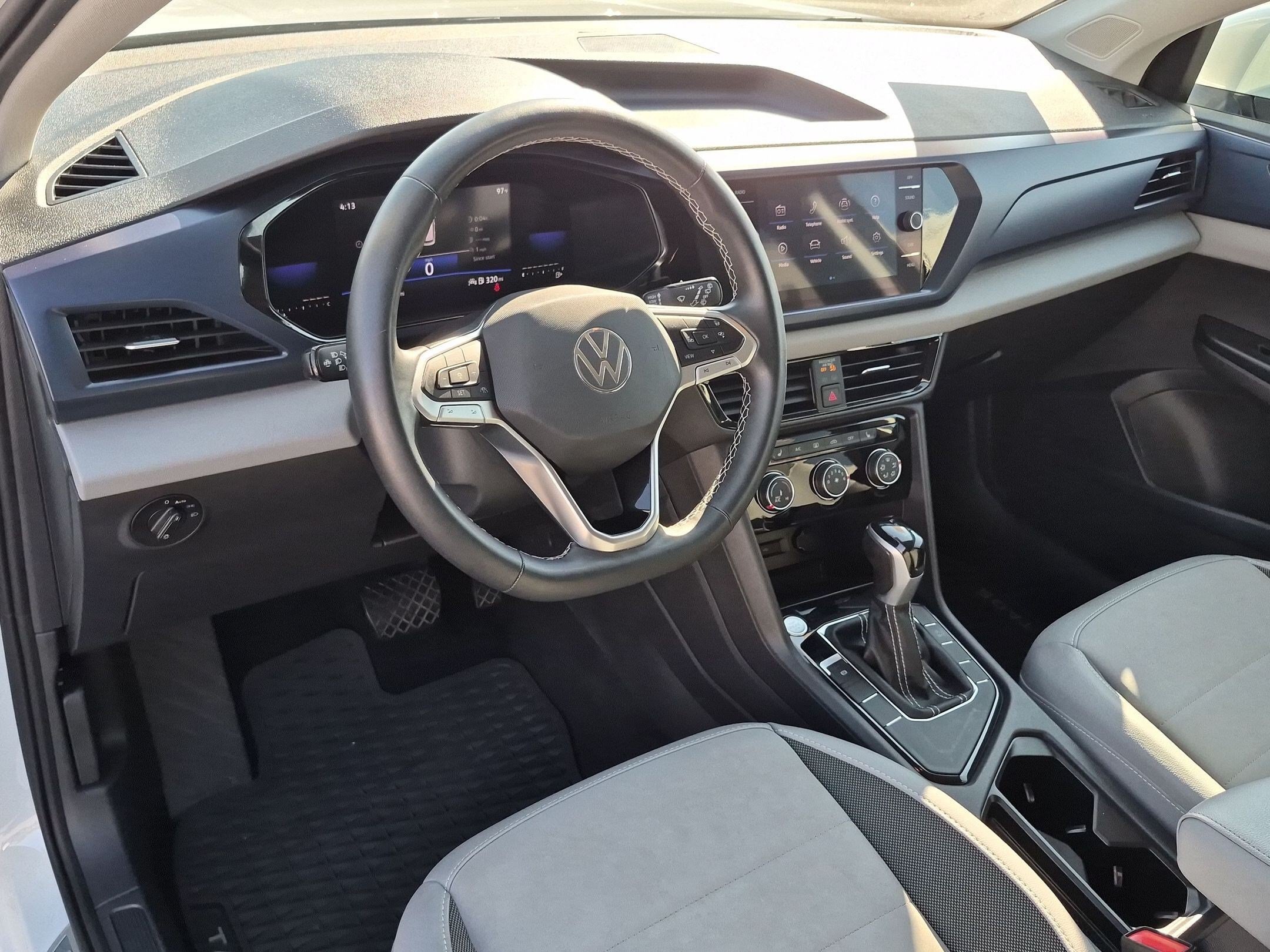 Used 2023 Volkswagen Taos SE w/ Black Wheel Package FWD image 16