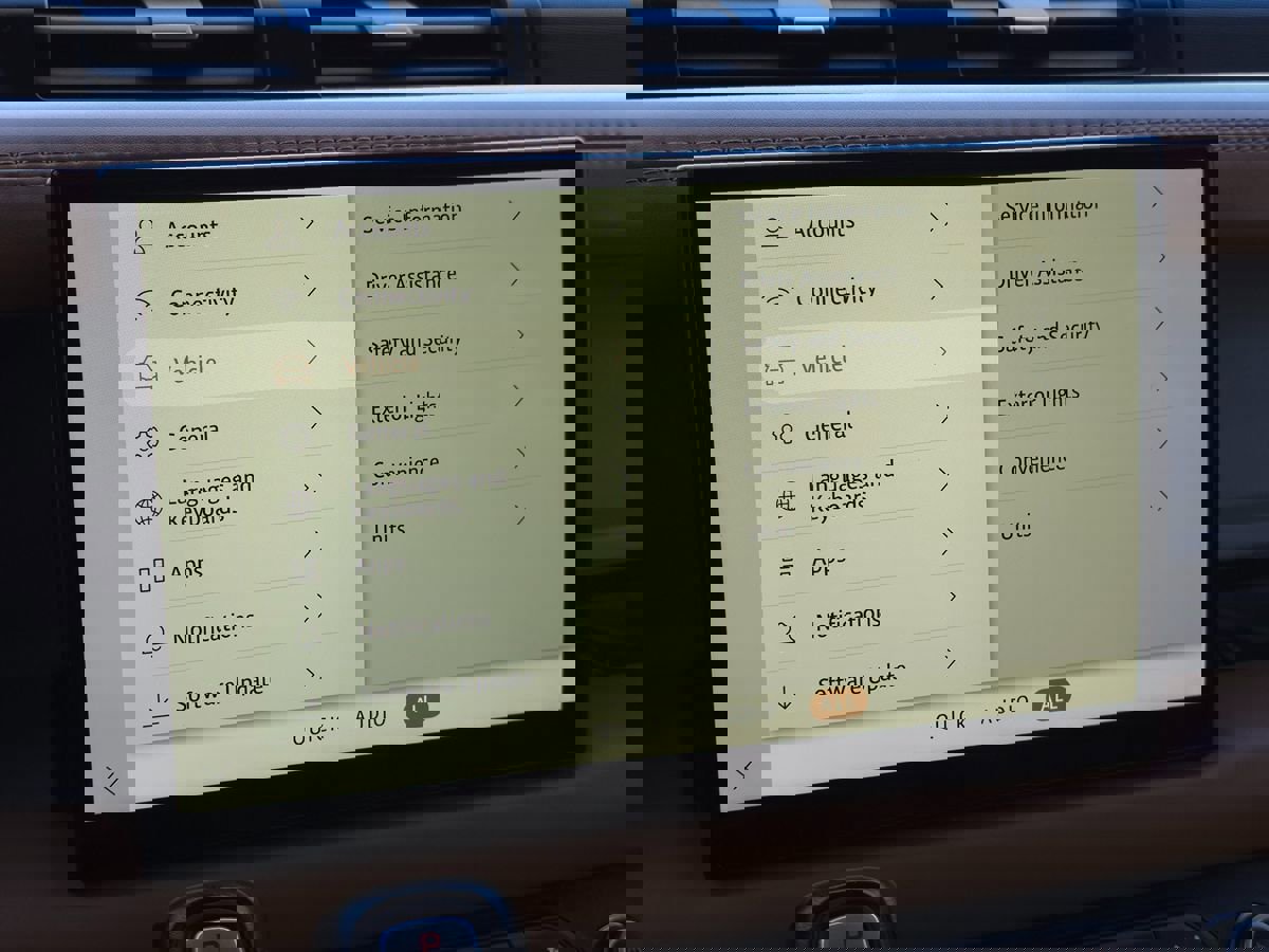 Used 2023 Land Rover Defender 130 S image 57