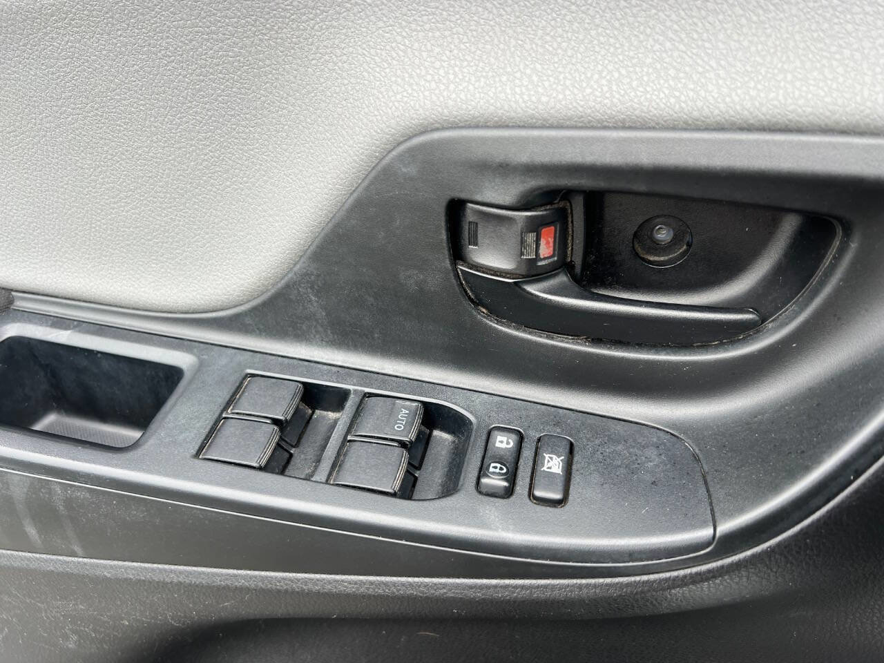 Used 2015 Toyota Yaris L FWD image 15
