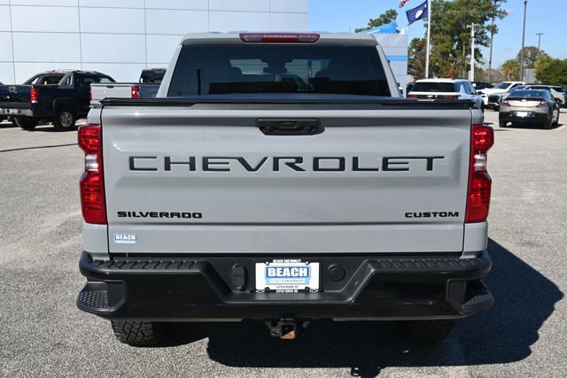 Used 2024 Chevrolet Silverado 1500 Custom Trail Boss w/ LPO, Dark Essentials Package image 4