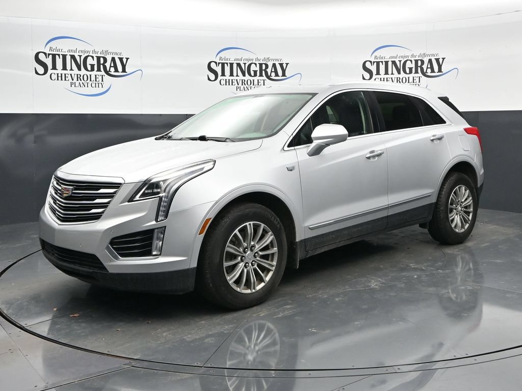 Used 2017 Cadillac XT5 Luxury w/ Driver Awareness Package FWD image 3