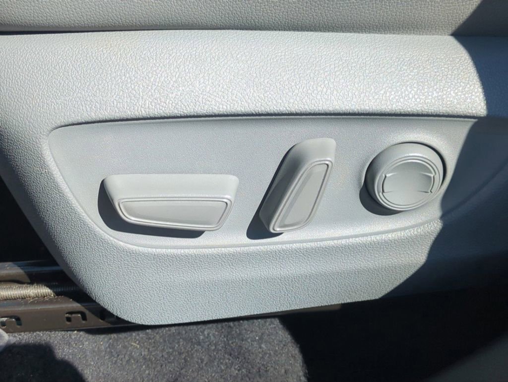 Used 2022 Toyota Highlander Platinum image 22