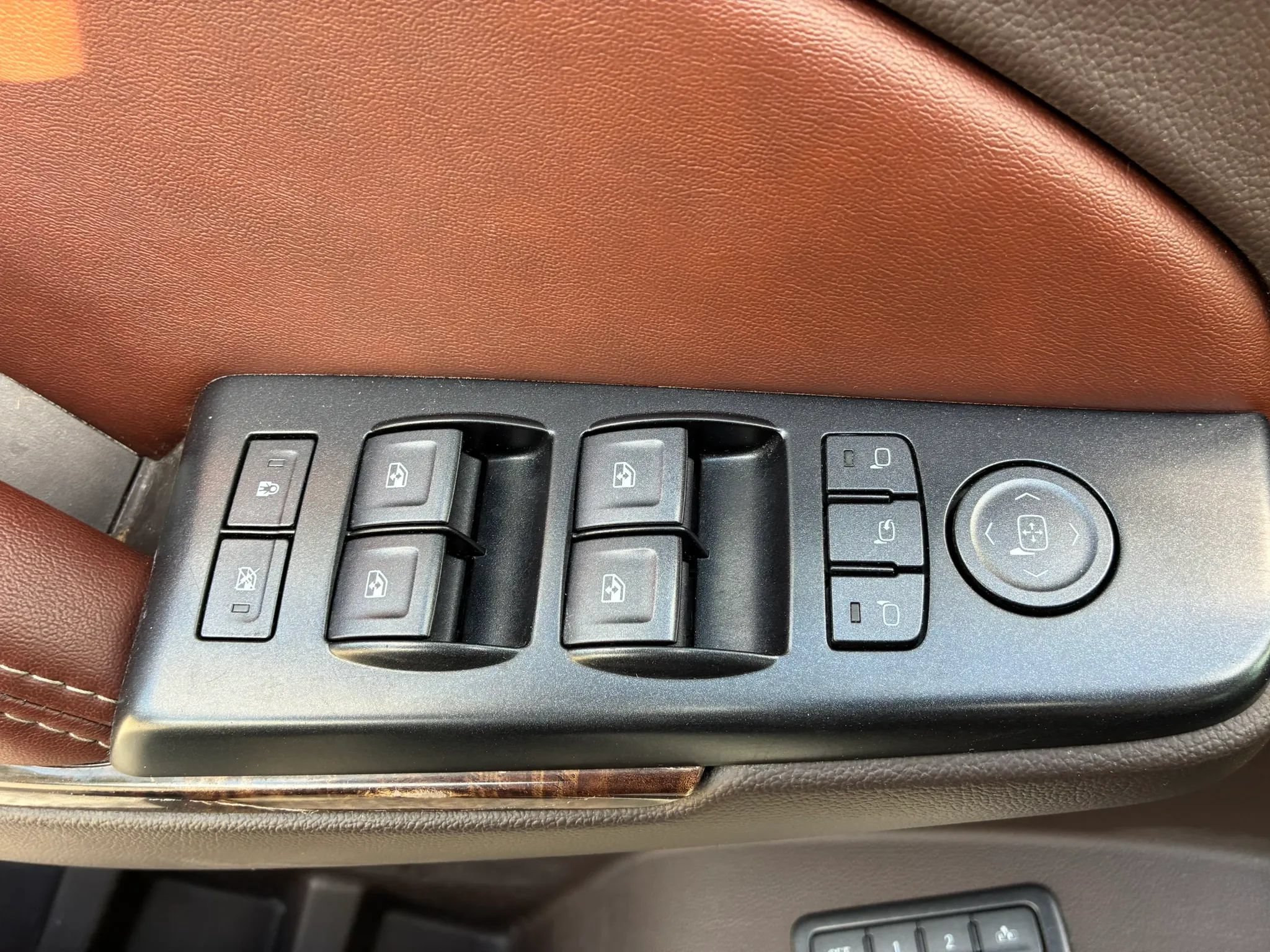 Used 2017 Chevrolet Tahoe Premier AWD/4WD image 12