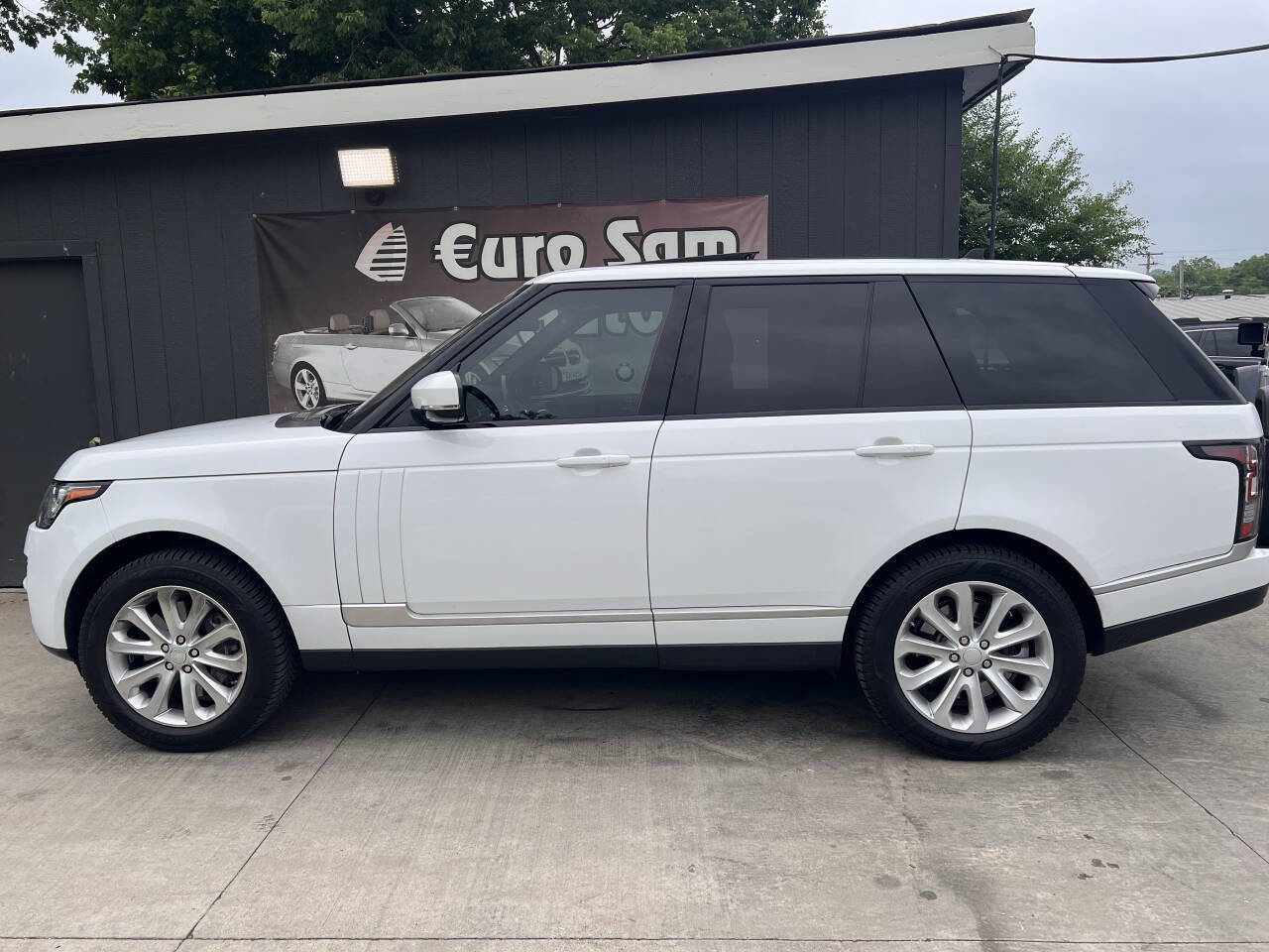 Used 2016 Land Rover Range Rover HSE image 6