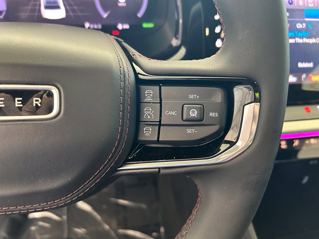 Used 2024 Jeep Wagoneer Launch Edition AWD/4WD image 48