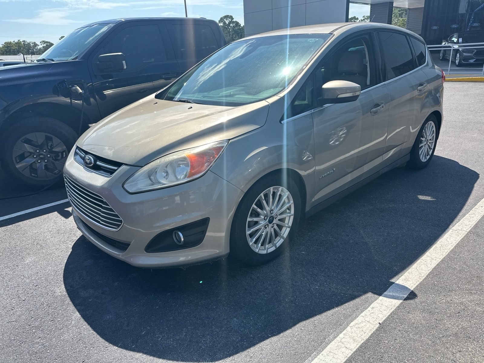 Used 2015 Ford C-MAX SEL w/ Equipment Group 302A FWD image 2