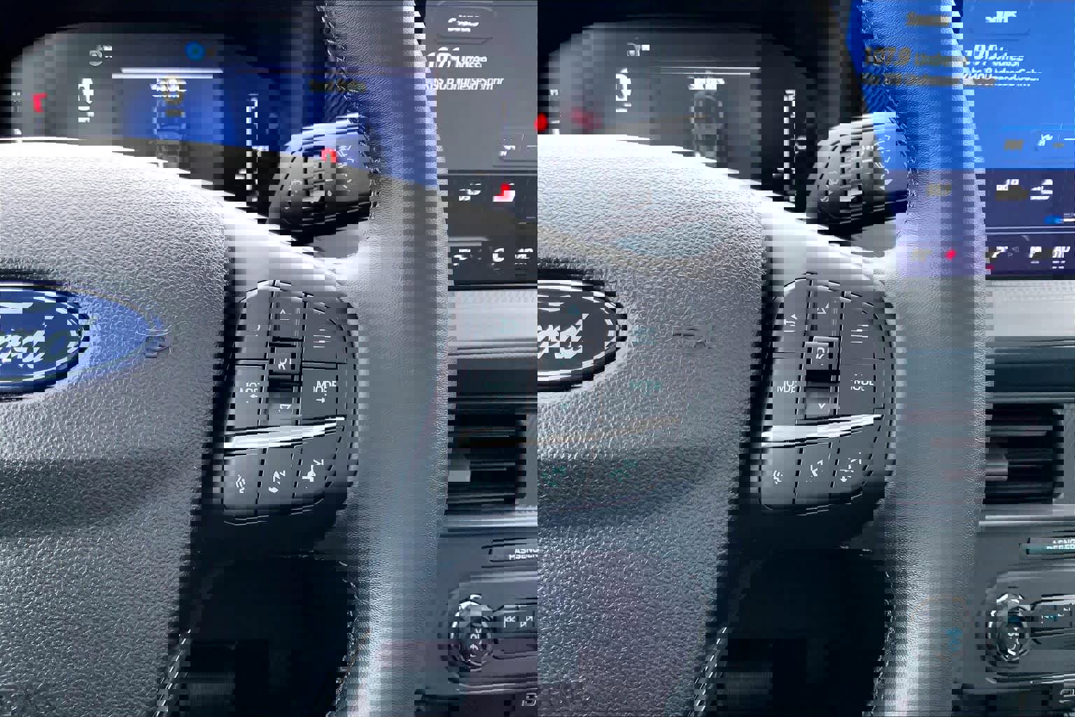 Used 2025 Ford Maverick XLT w/ XLT Luxury Package image 25