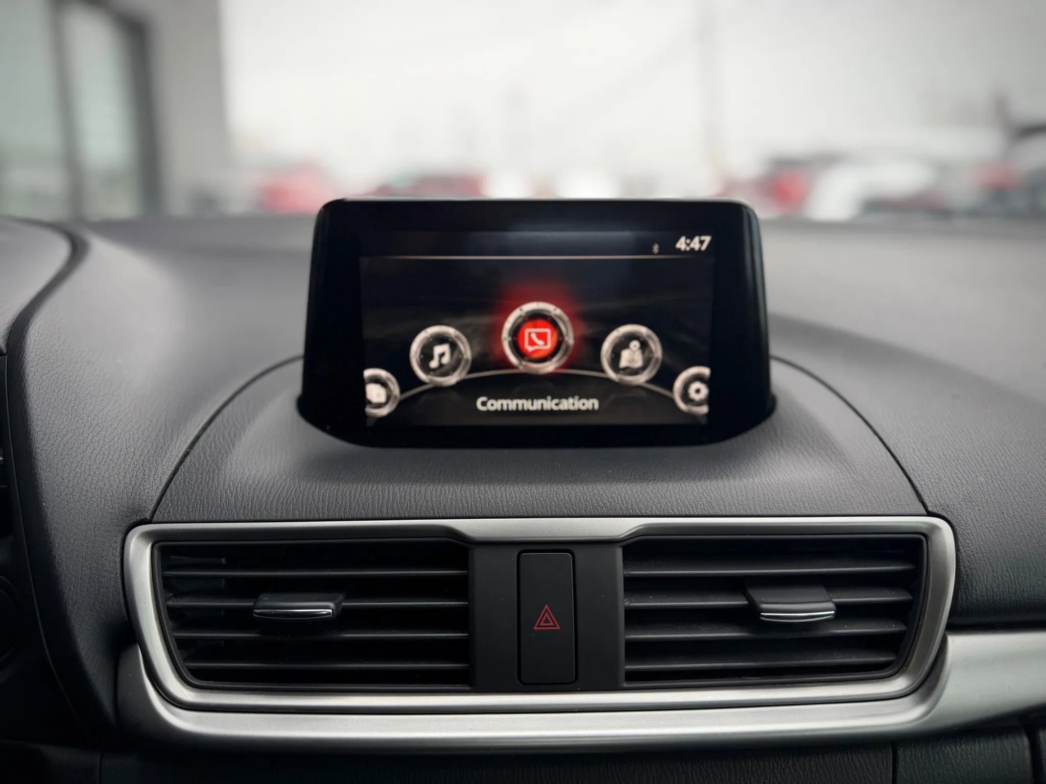 Used 2018 MAZDA MAZDA3 Touring image 11