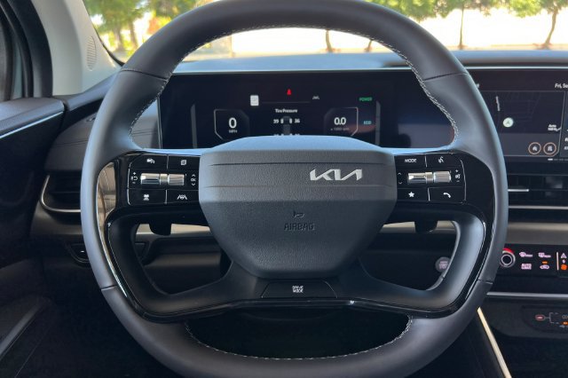 New 2027 Kia Carnival SX FWD image 29
