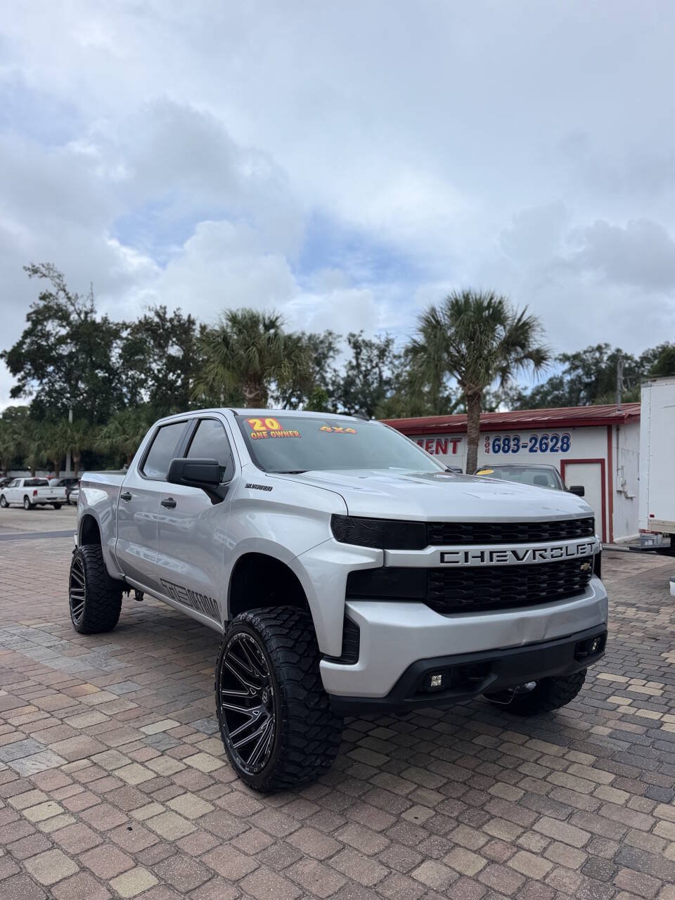 Used 2020 Chevrolet Silverado 1500 Custom w/ Custom Value Package AWD/4WD image 2