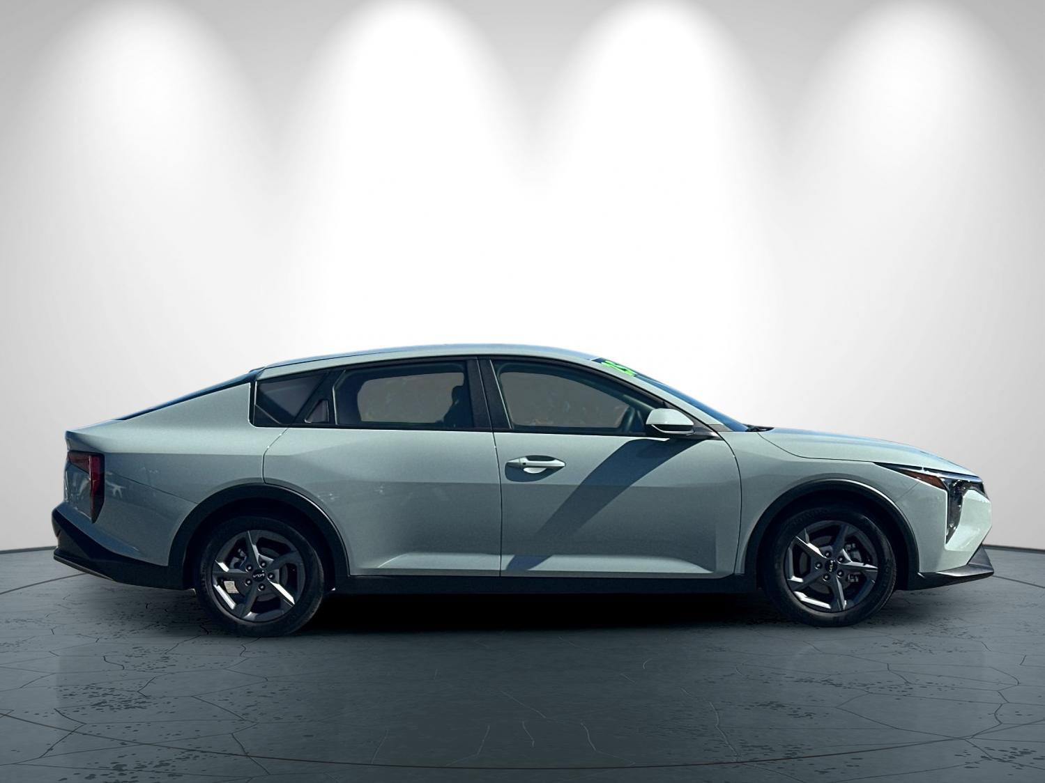 Used 2025 Kia K4 FWD image 3