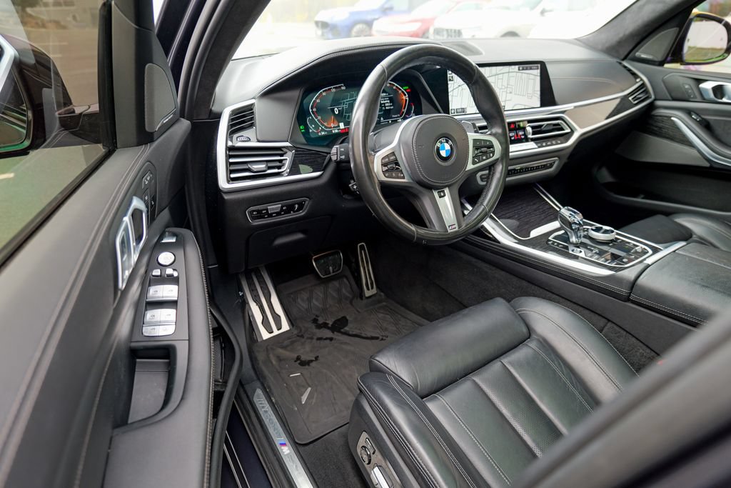 Used 2021 BMW X7 xDrive40i w/ M Sport Package AWD/4WD image 16