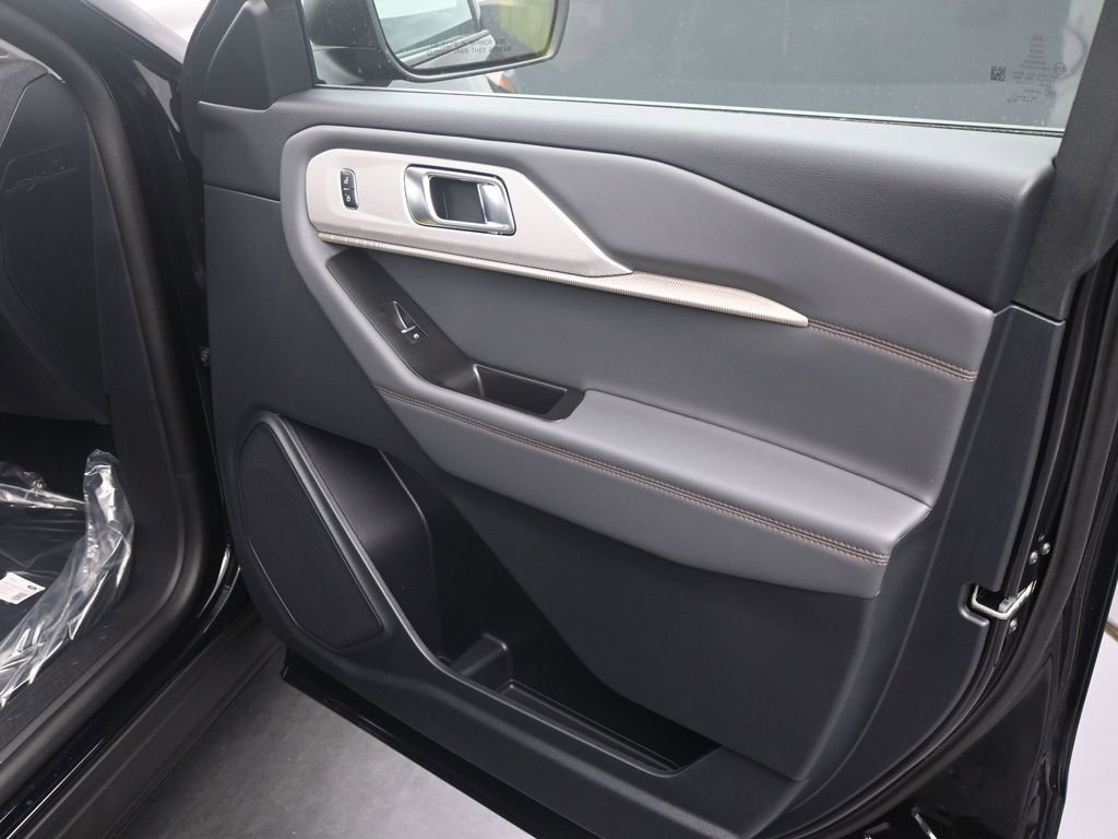 New 2026 Ford Explorer Active w/ Active Comfort Package image 6