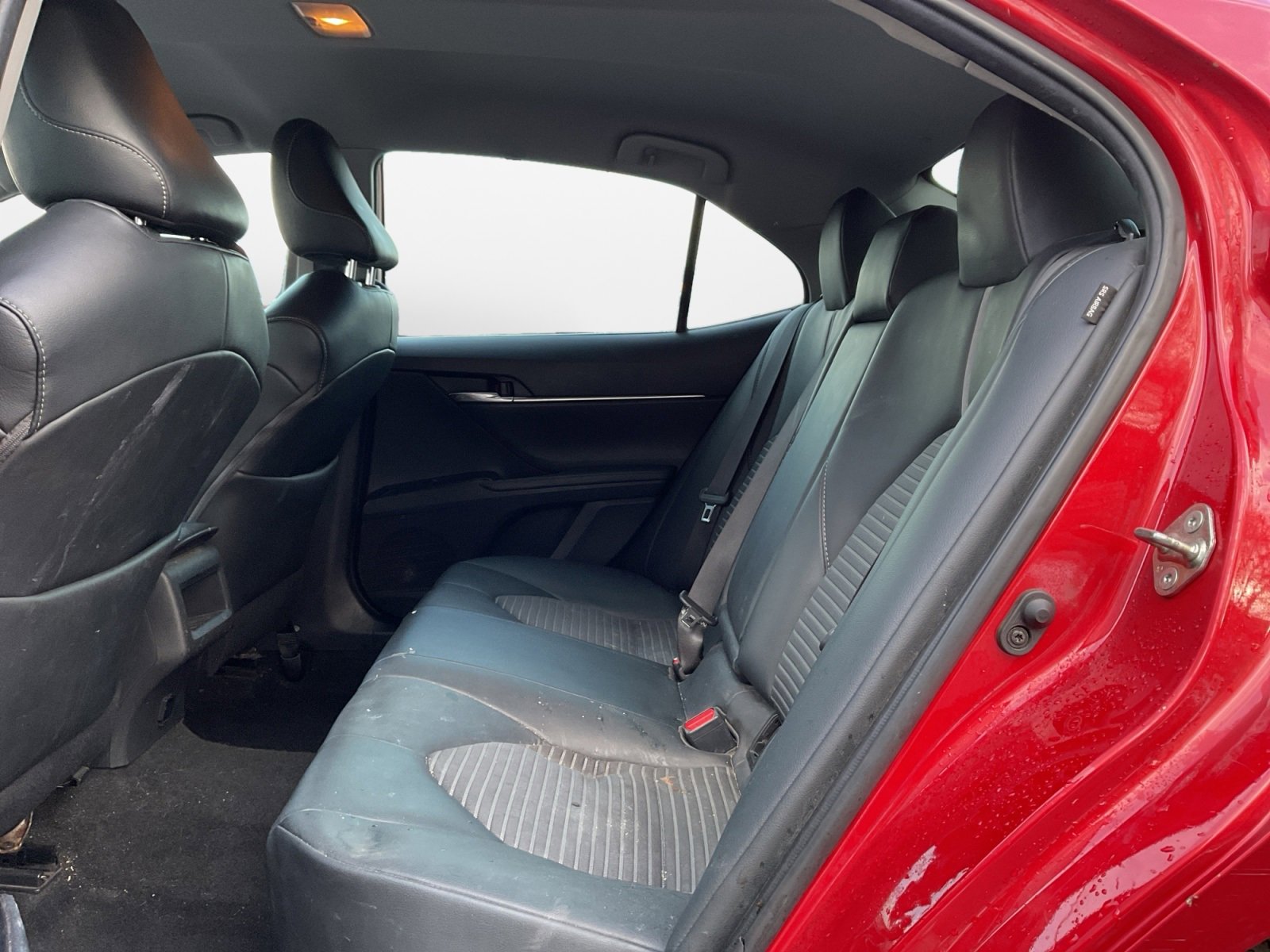 Used 2020 Toyota Camry SE image 14