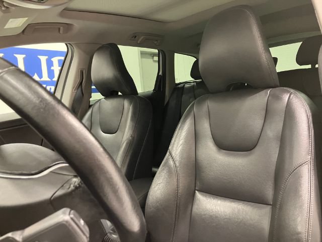 Used 2017 Volvo XC60 T6 Inscription w/ Protection Package AWD/4WD image 44