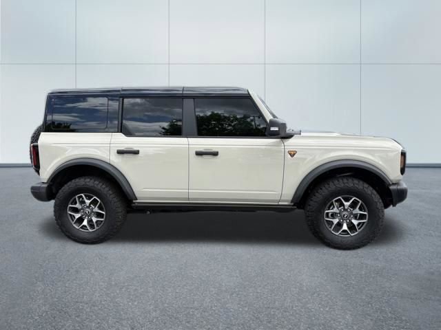 Used 2025 Ford Bronco Badlands AWD/4WD image 2