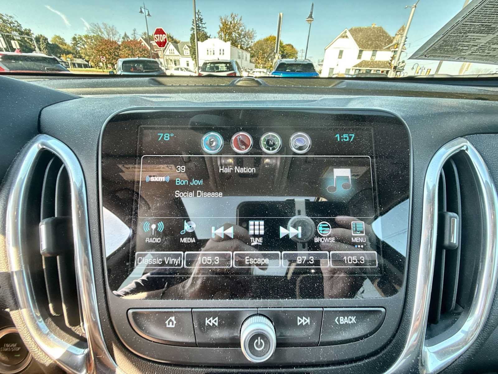 Certified 2018 Chevrolet Equinox LT w/ Sun & Infotainment Package AWD/4WD image 13
