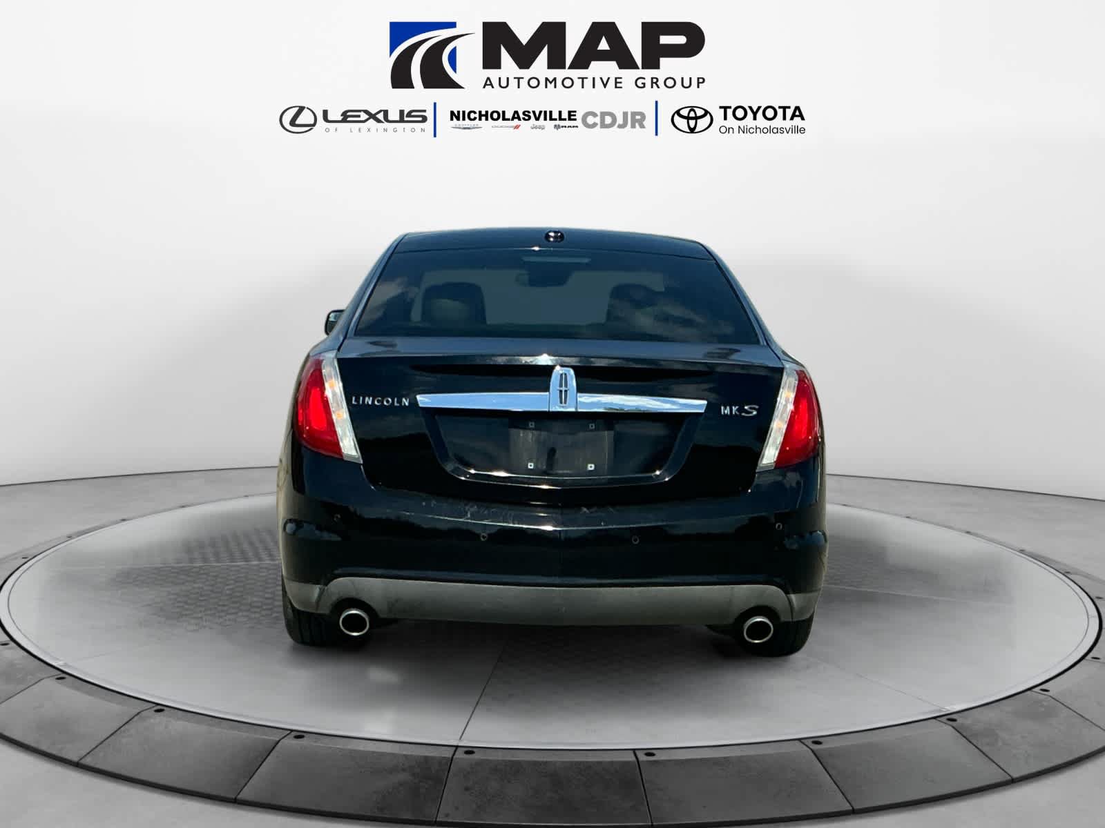 Used 2011 Lincoln MKS FWD image 4