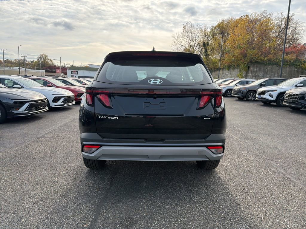 Used 2025 Hyundai Tucson SE image 6