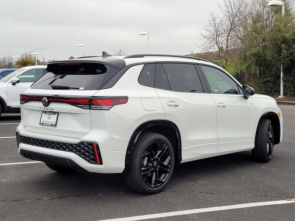 New 2026 Volkswagen Tiguan SE R-Line FWD image 5