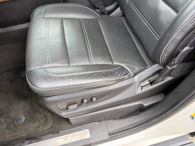 Used 2015 GMC Yukon XL Denali w/ Premium Package AWD/4WD image 30
