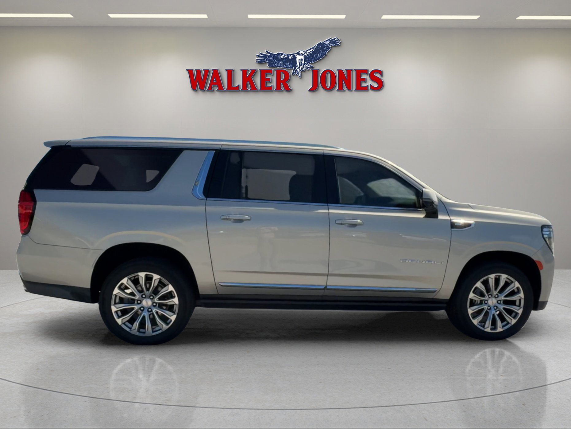 Used 2022 GMC Yukon XL Denali image 2