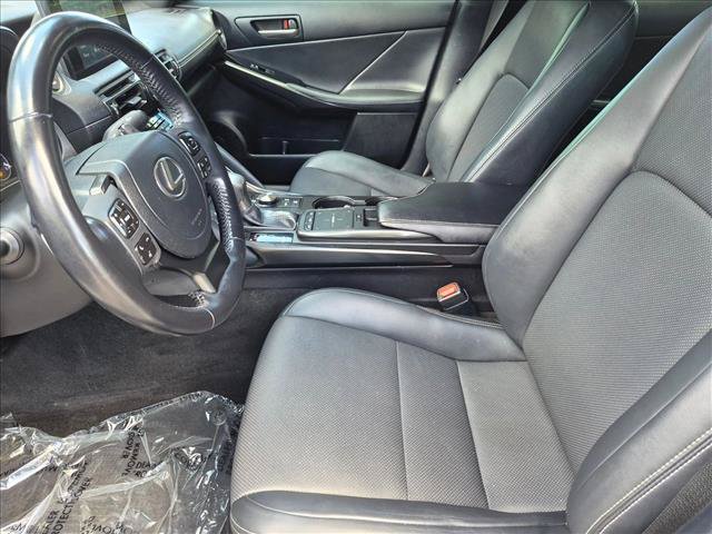 Used 2023 Lexus IS 300 w/ Comfort Package RWD image 15