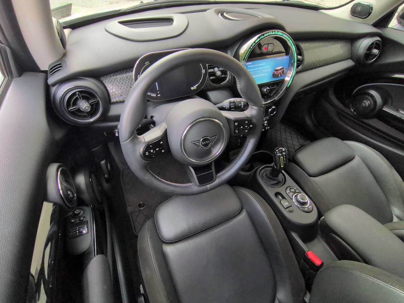Used 2024 MINI Cooper SE FWD image 9