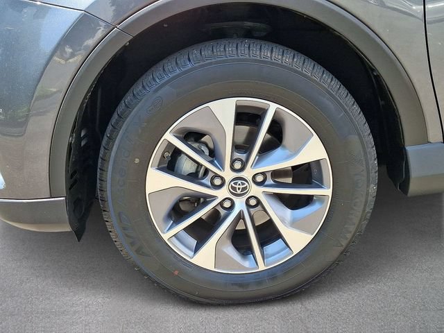 Used 2016 Toyota RAV4 XLE w/ Convenience Package AWD/4WD image 6