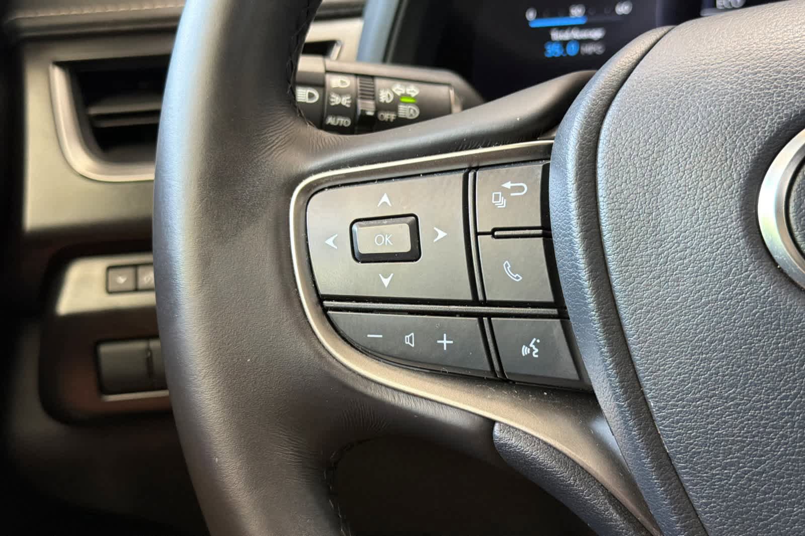 Used 2025 Lexus UX 300h AWD image 26