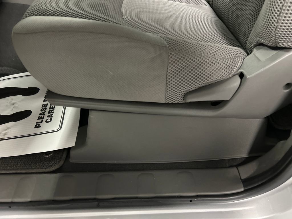 Used 2020 Nissan Frontier S image 11