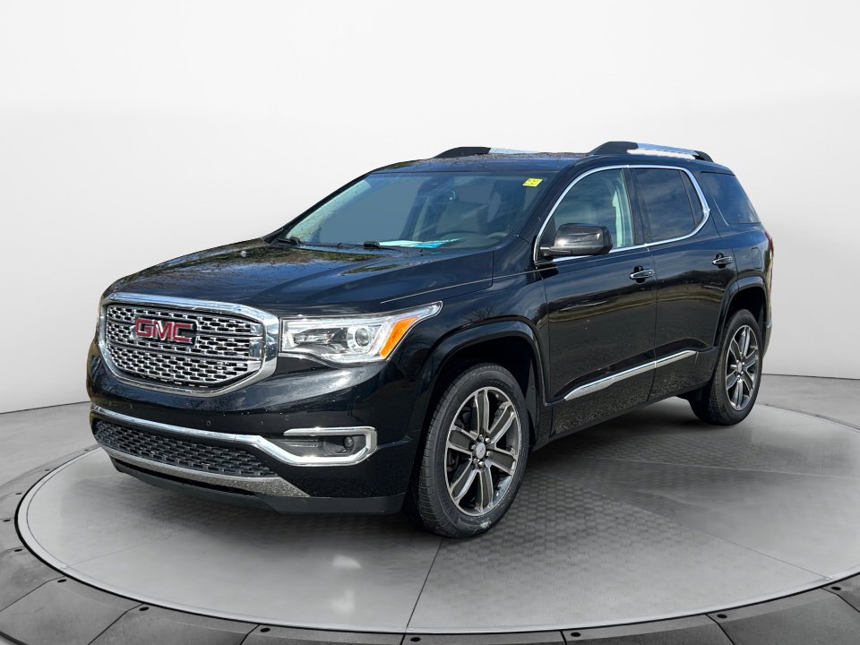 Used 2017 GMC Acadia Denali w/ LPO, Cargo Package image 3