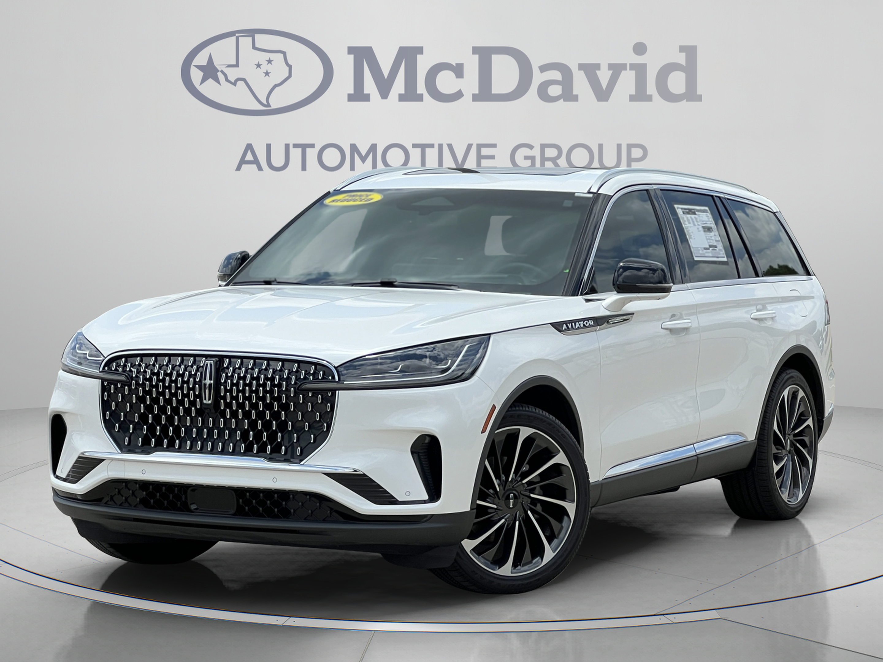 New 2025 Lincoln Aviator Reserve w/ Luxury Package RWD image 2