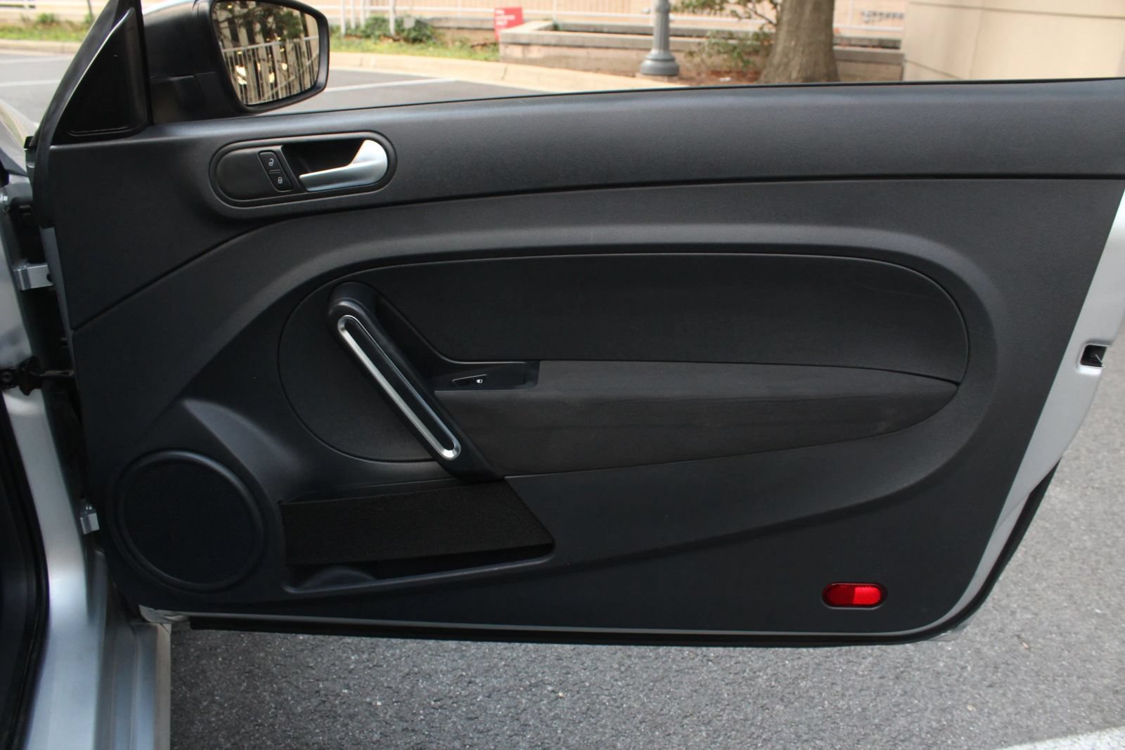 Used 2014 Volkswagen Beetle 1.8T FWD image 18