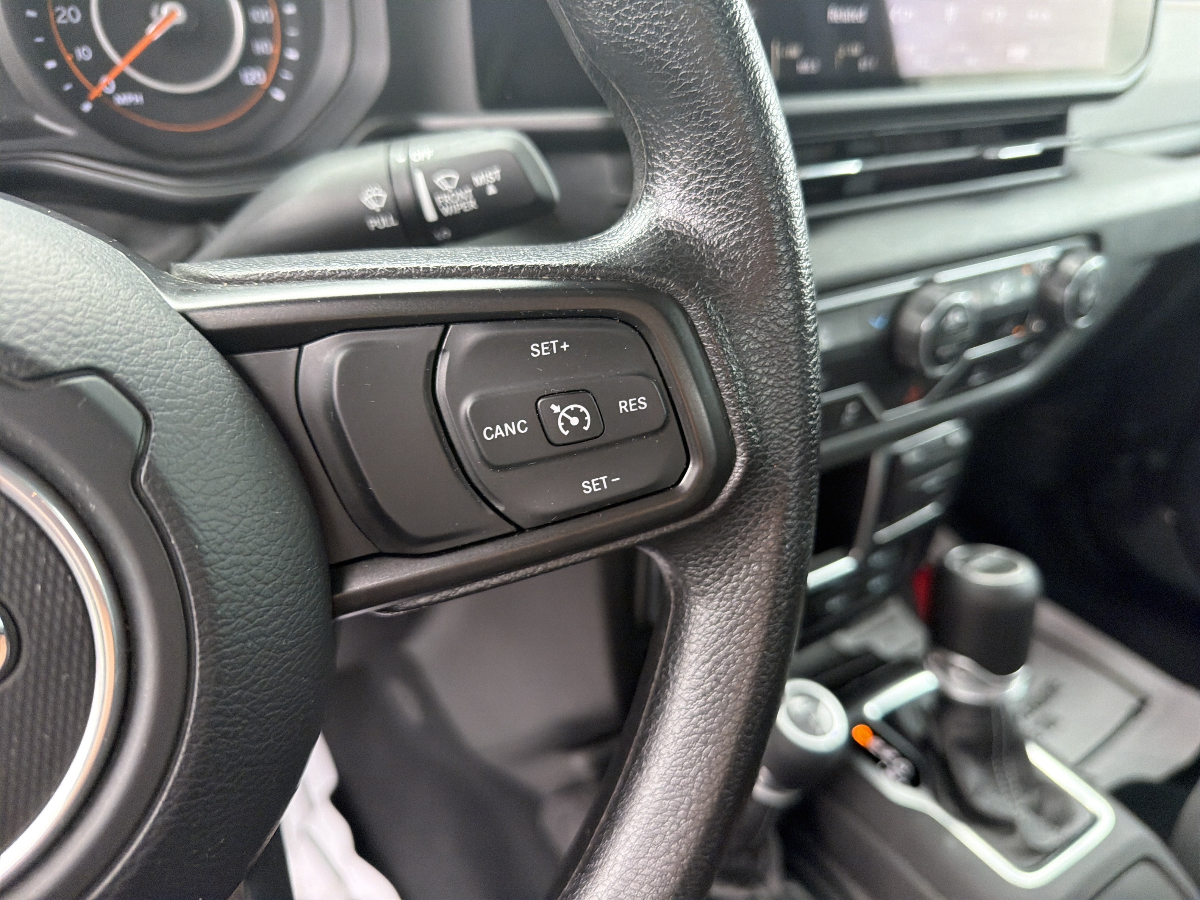 Used 2024 Jeep Gladiator Sport AWD/4WD image 21