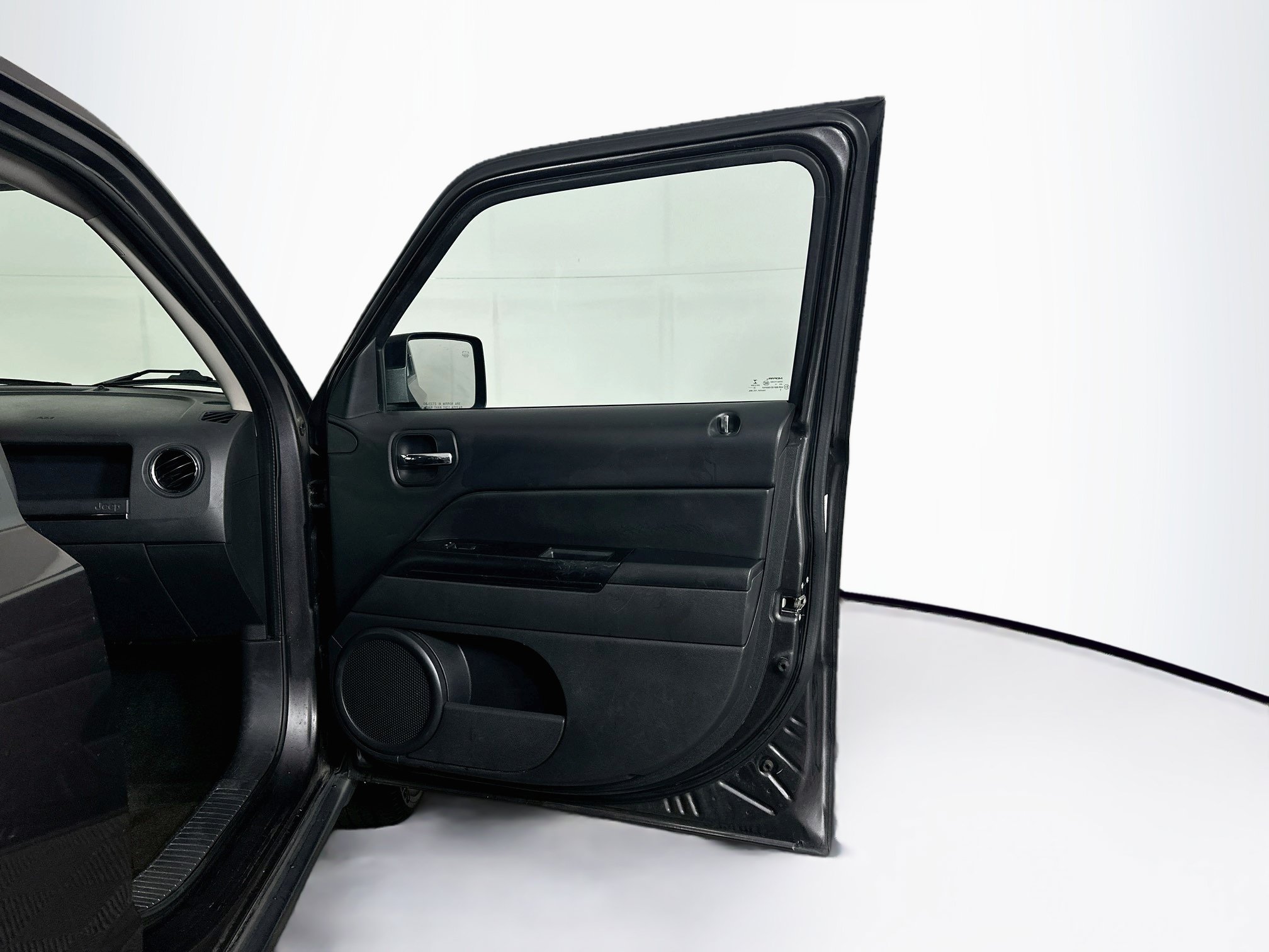 Used 2017 Jeep Patriot Latitude FWD image 27