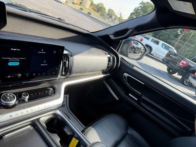 Used 2025 Ford Expedition Platinum w/ Stealth Performance Package AWD/4WD image 32