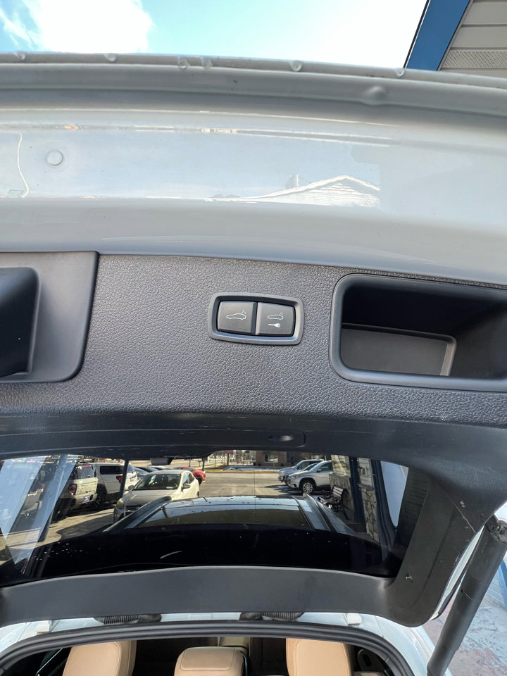 Used 2018 Porsche Macan image 9