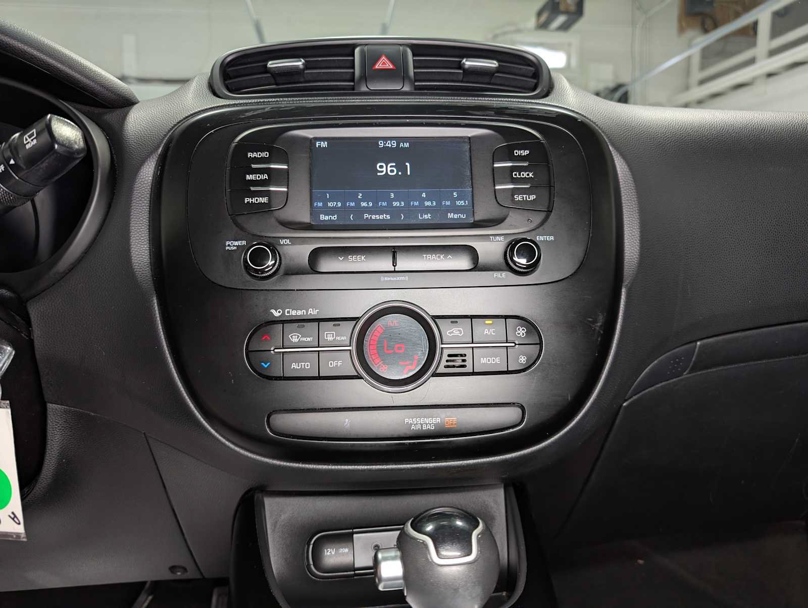 Used 2017 Kia Soul + FWD image 29