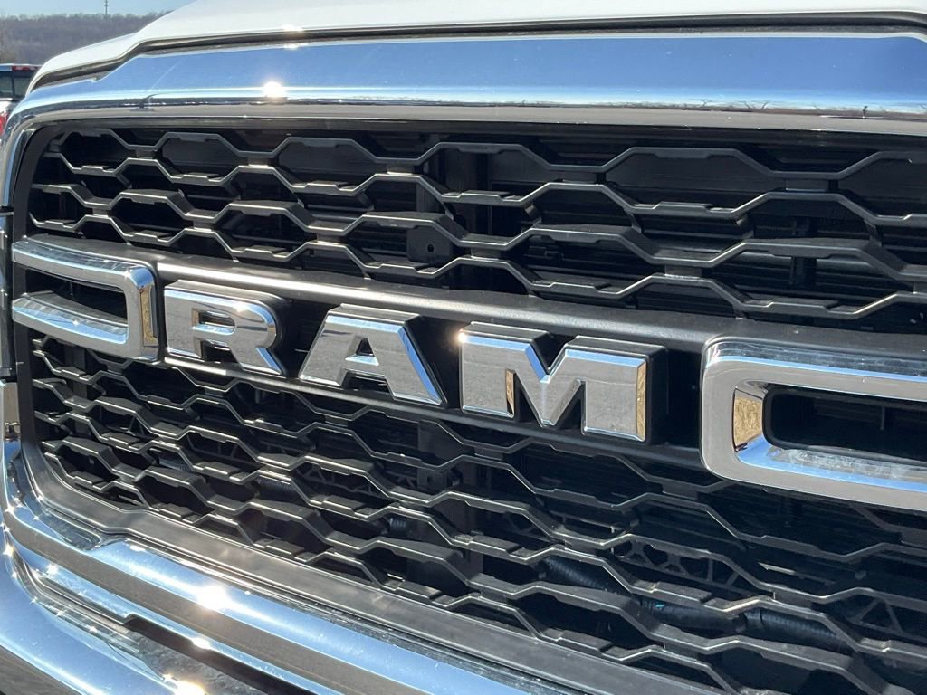 Used 2024 RAM 2500 Tradesman w/ Chrome Appearance Group image 27