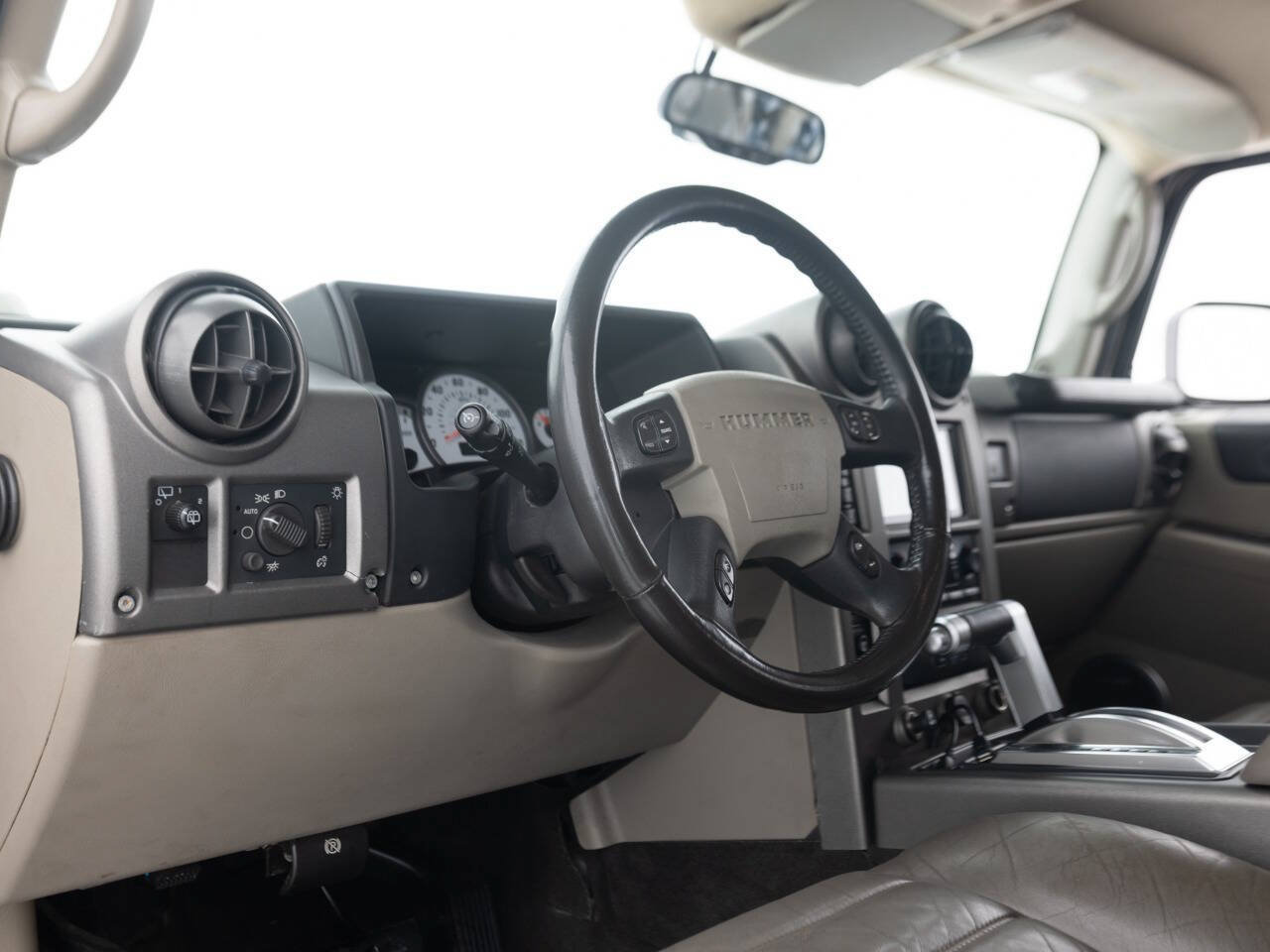 Used 2003 HUMMER H2 w/ Preferred Equipment Group AWD/4WD image 30