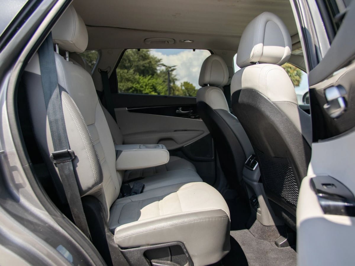 Used 2016 Kia Sorento SX FWD image 18