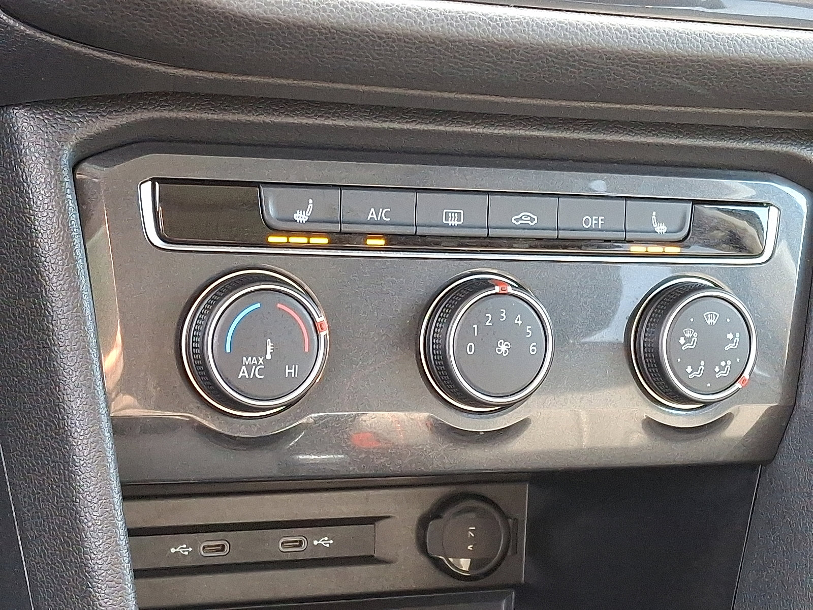 Used 2024 Volkswagen Tiguan Wolfsburg Edition image 18