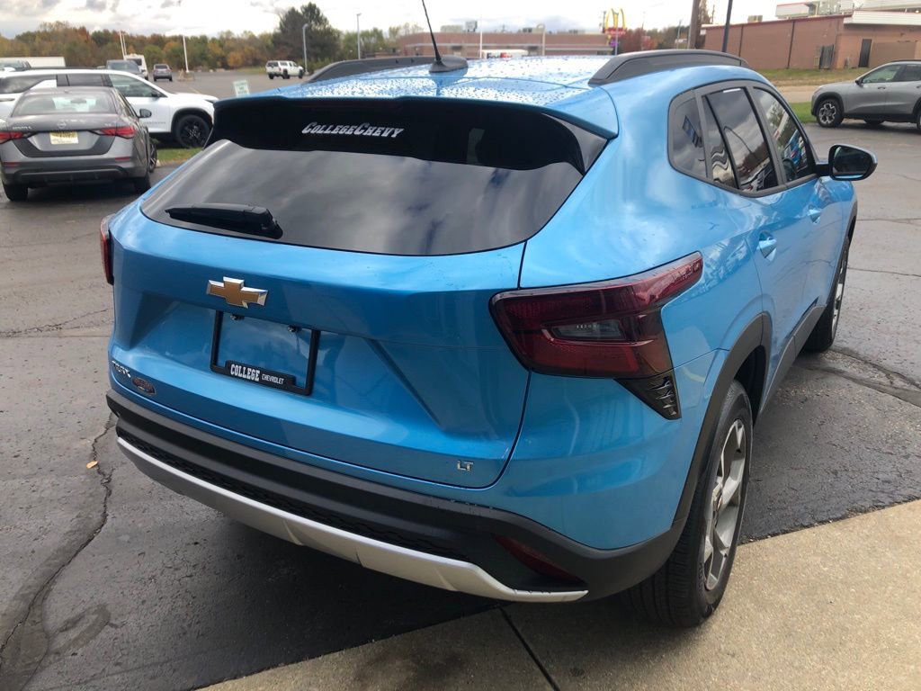 New 2026 Chevrolet Trax LT w/ Driver Confidence Package FWD image 6