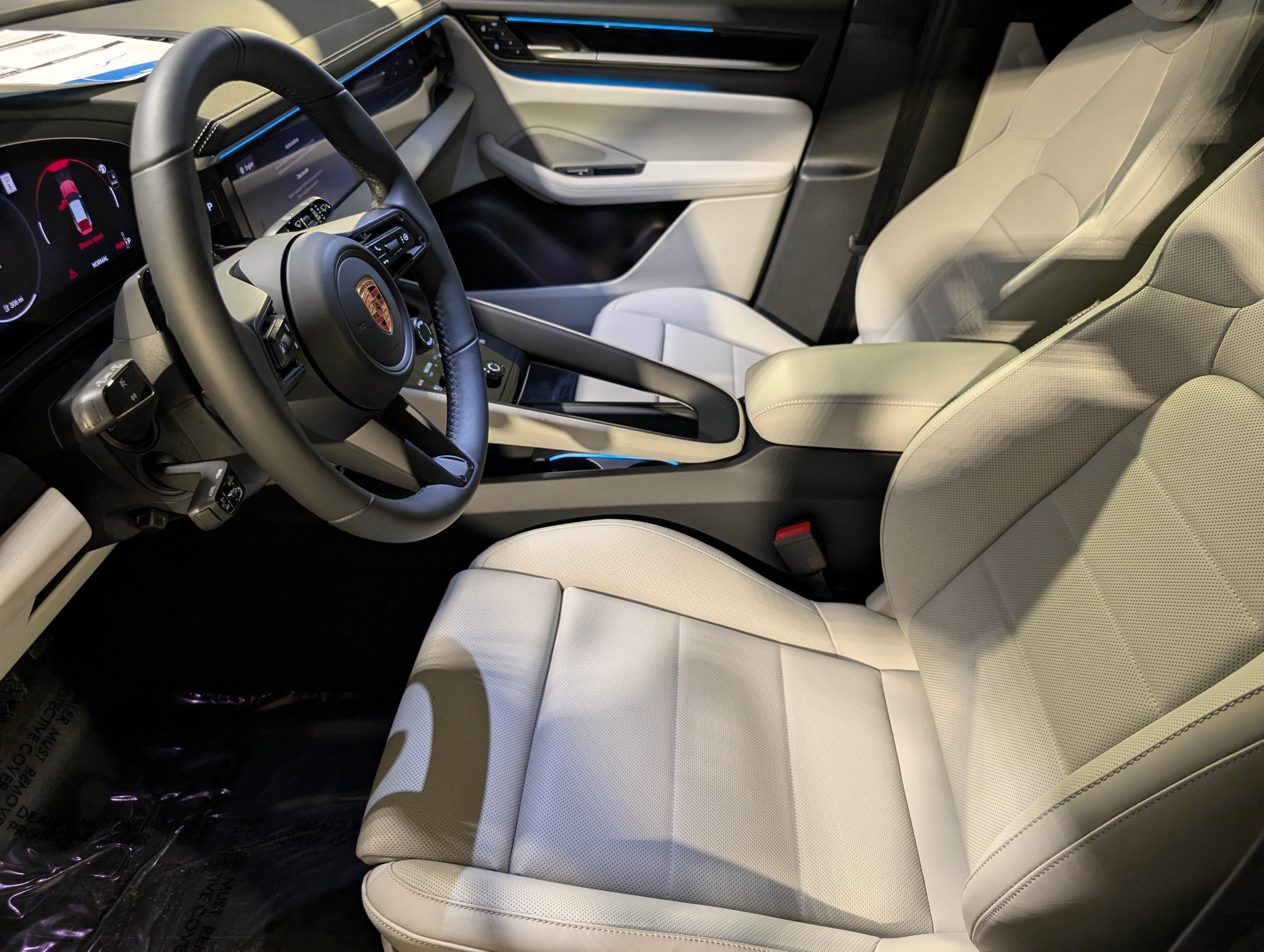 New 2026 Porsche Macan 4 Electric AWD/4WD image 4