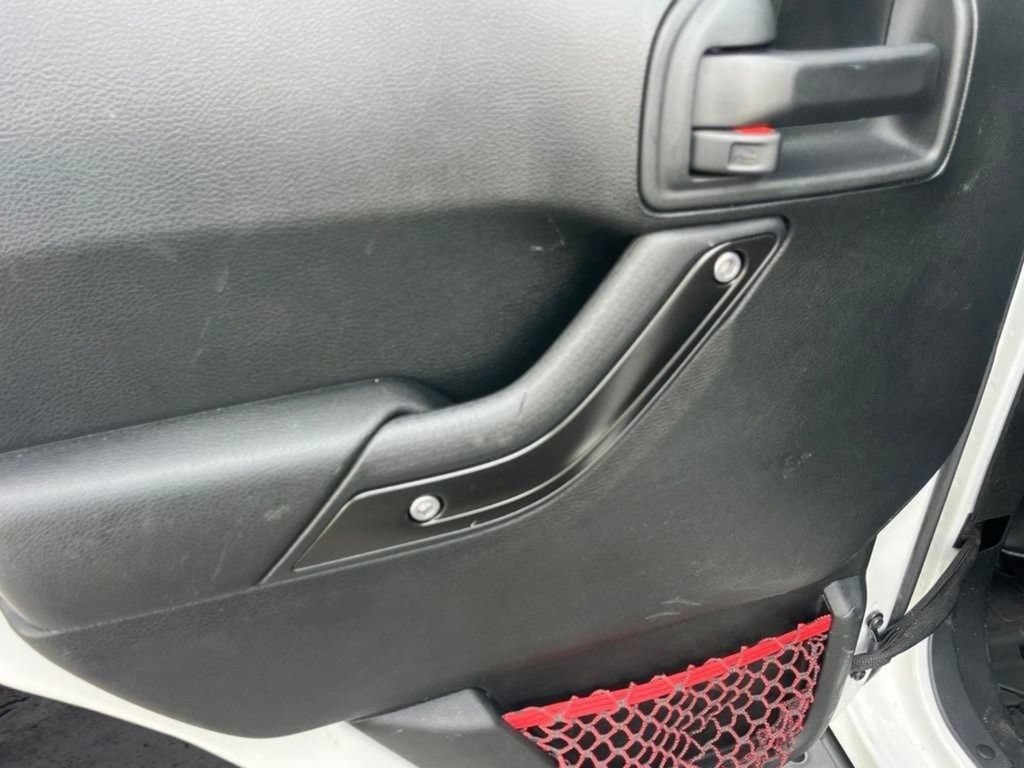 Used 2018 Jeep Wrangler Unlimited Rubicon AWD/4WD image 29