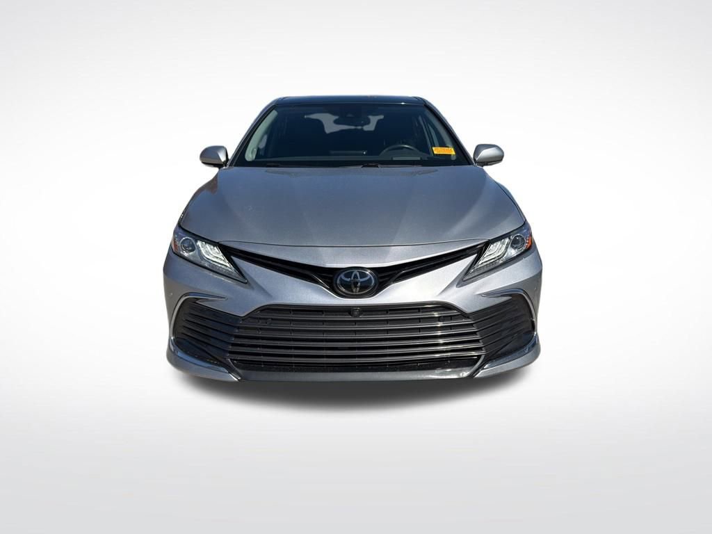 Used 2024 Toyota Camry XLE w/ Navigation Package image 2