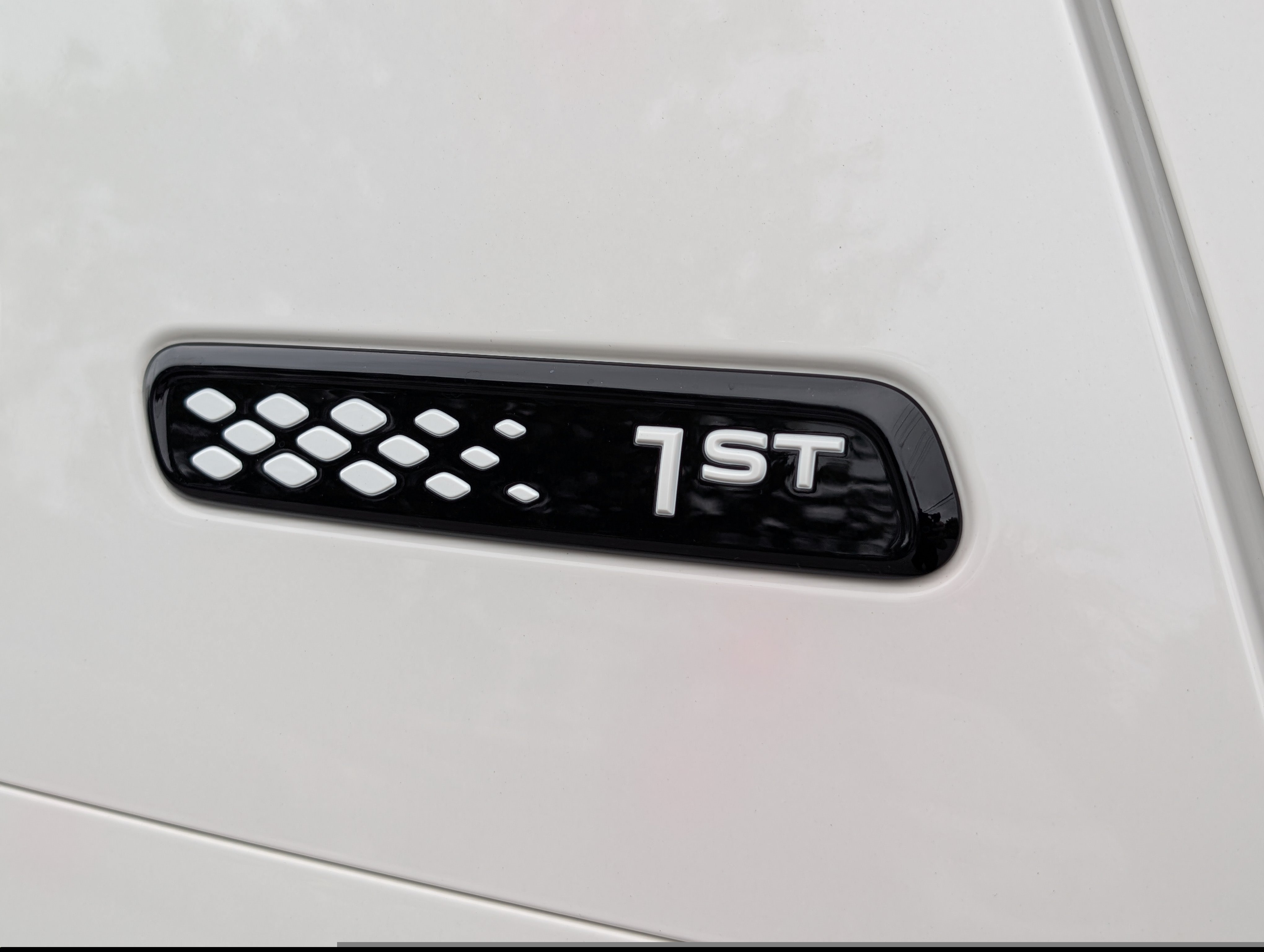 Used 2025 Volkswagen ID. Buzz Pro S Plus RWD image 10